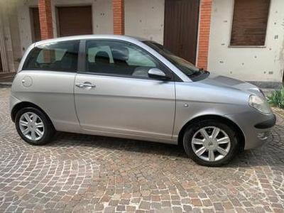 Lancia ypsilon