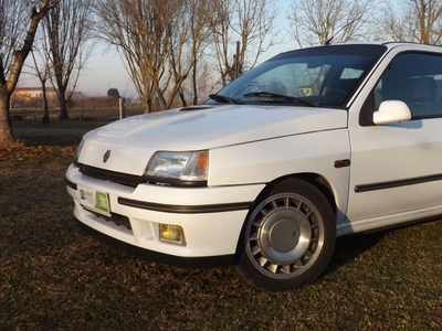 Renault Clio 1.8i 16V