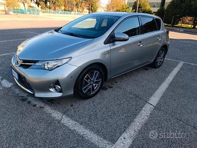 TOYOTA Auris - Hybrid PERFETTA