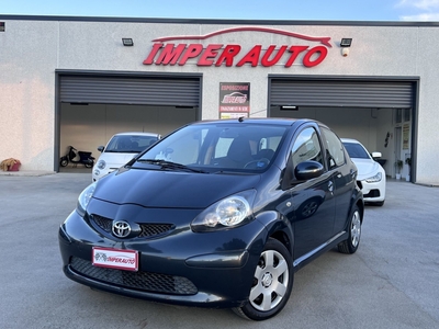 Toyota Aygo 1.0 12V VVT-i 5 porte Sol my 05 usato