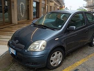 TOYOTA Yaris - 2005