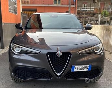 Alfa Romeo Stelvio 2.2 Turbodiesel 180 CV AT8 RWD