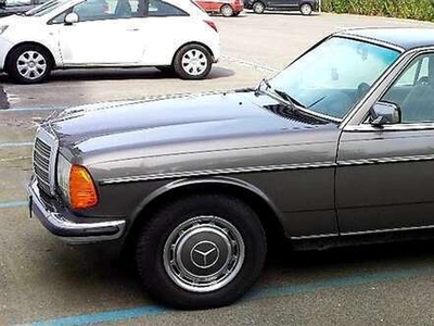 Usato 1979 Mercedes 280 2.7 Benzin 185 CV (12.500 €)
