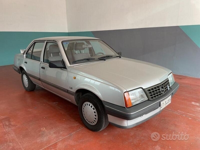 Usato 1986 Opel Ascona Benzin 75 CV (3.599 €)