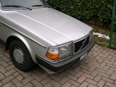 Usato 1986 Volvo 240 2.4 Diesel 82 CV (15.000 €)