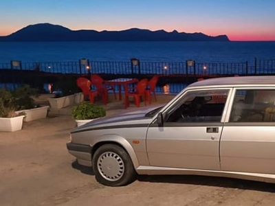 Usato 1987 Alfa Romeo 75 2.0 Benzin 148 CV (5.400 €)