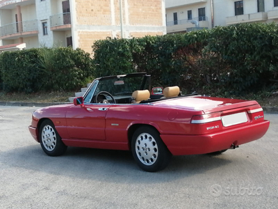Usato 1991 Alfa Romeo Spider 2.0 Benzin 117 CV (33.000 €)