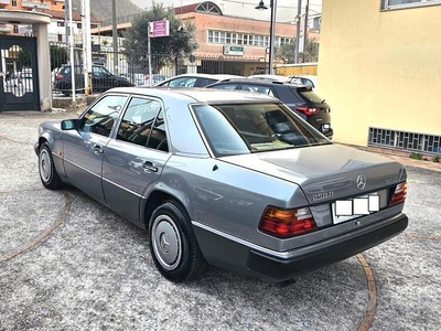 Usato 1991 Mercedes E250 Diesel (6.500 €)