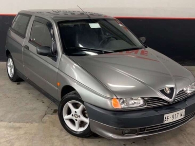 Usato 1995 Alfa Romeo 145 1.6 Benzin 103 CV (4.500 €)