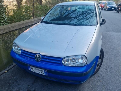 Usato 2000 VW Golf IV 1.6 Benzin 100 CV (1.200 €)
