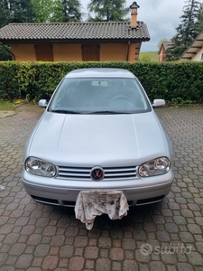 Usato 2000 VW Golf IV 1.6 Benzin 105 CV (2.500 €)