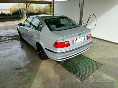 Usato 2001 BMW 323 2.5 Benzin 170 CV (7.000 €)