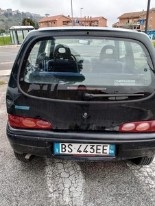 Usato 2001 Fiat 600 Benzin (1.500 €)