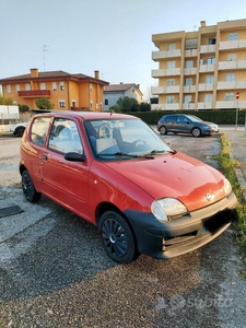 Usato 2001 Fiat 600 Benzin (1.600 €)