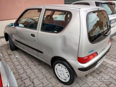 Usato 2002 Fiat 600 1.1 Benzin (1.500 €)