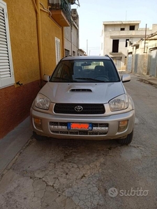 Usato 2002 Toyota RAV4 2.0 Diesel 116 CV (3.700 €)