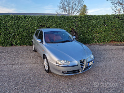 Usato 2003 Alfa Romeo 147 1.6 Benzin 105 CV (3.497 €)