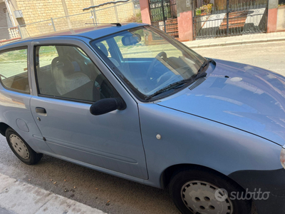 Usato 2003 Fiat 600 Benzin (2.000 €)
