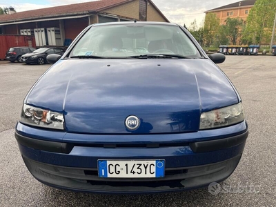 Usato 2003 Fiat Punto 1.2 Benzin 80 CV (1.950 €)
