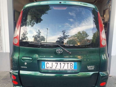 Usato 2003 Toyota Yaris Verso 1.3 Benzin 86 CV (2.800 €)