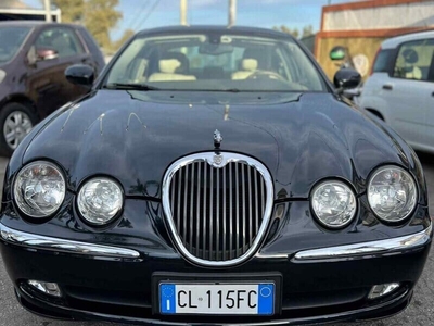 Usato 2004 Jaguar S-Type 2.5 Benzin 200 CV (5.900 €)