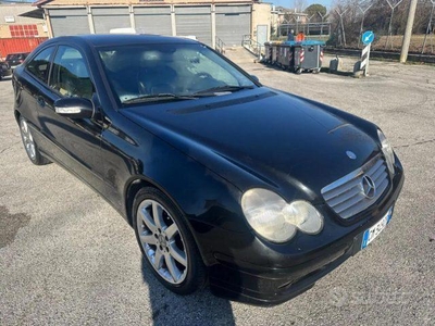 Usato 2004 Mercedes C220 Diesel 149 CV (1.250 €)