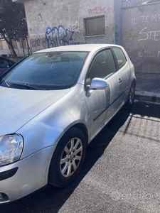 Usato 2004 VW Golf V 1.9 Diesel 105 CV (900 €)