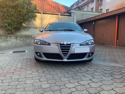 Usato 2005 Alfa Romeo 147 1.6 Benzin 119 CV (3.000 €)