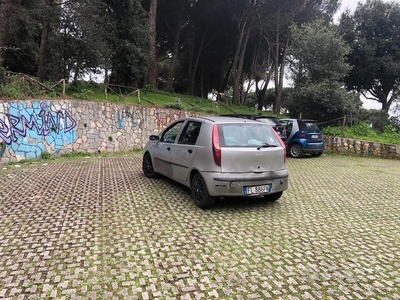 Usato 2005 Fiat Punto Diesel (900 €)