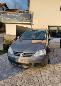 Usato 2005 VW Golf V 1.6 Benzin 102 CV (1.999 €)