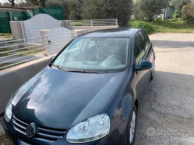 Usato 2005 VW Golf V 1.9 Diesel 105 CV (2.299 €)