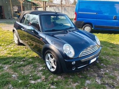 Usato 2006 Mini Cooper Cabriolet 1.6 Benzin 116 CV (5.500 €)