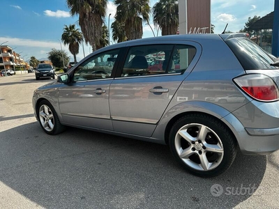 Usato 2006 Opel Astra 1.9 Diesel 120 CV (2.000 €)