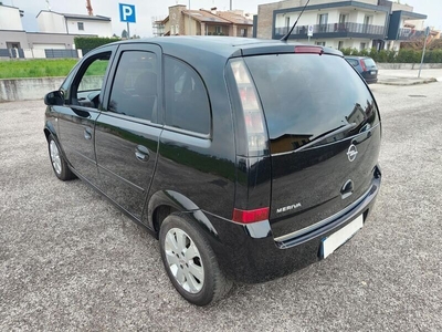 Usato 2006 Opel Meriva 1.4 Benzin 90 CV (2.999 €)