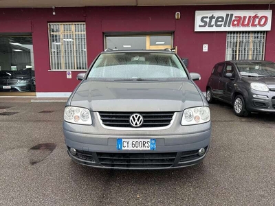 Usato 2006 VW Touran 1.6 Benzin 116 CV (3.400 €)