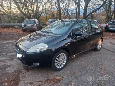 Usato 2007 Fiat Grande Punto 1.4 Benzin 77 CV (3.300 €)