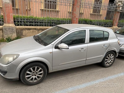 Usato 2007 Opel Astra 1.6 Benzin 101 CV (3.500 €)