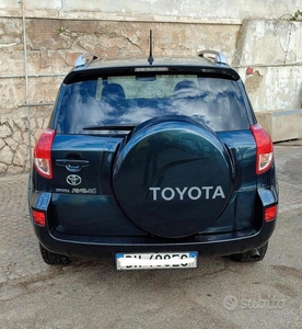 Usato 2007 Toyota RAV4 2.2 Diesel 177 CV (7.500 €)