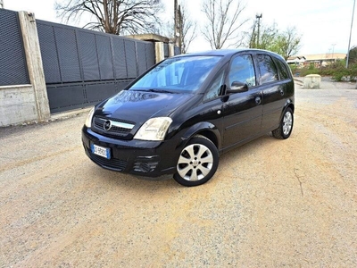Usato 2008 Opel Meriva 1.4 Benzin 90 CV (4.900 €)