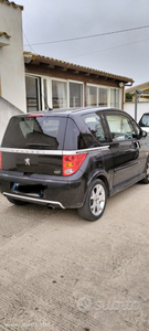 Usato 2008 Peugeot 1007 1.4 Diesel 68 CV (4.000 €)