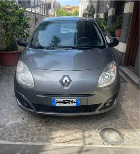 Usato 2008 Renault Twingo Benzin (2.800 €)