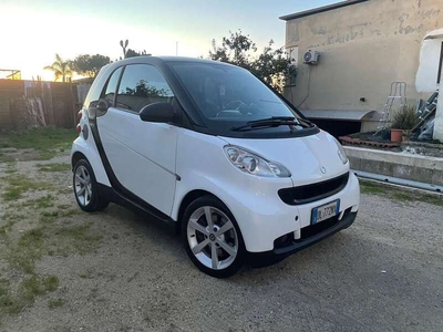 Usato 2008 Smart ForTwo Coupé 0.8 Diesel 45 CV (4.499 €)