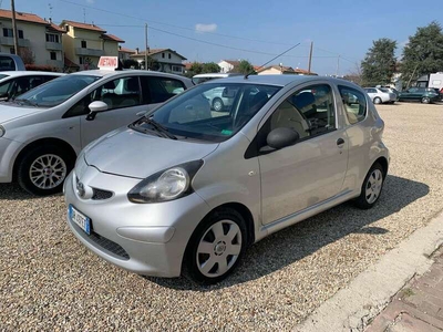 Usato 2008 Toyota Aygo 1.0 Benzin 68 CV (3.900 €)