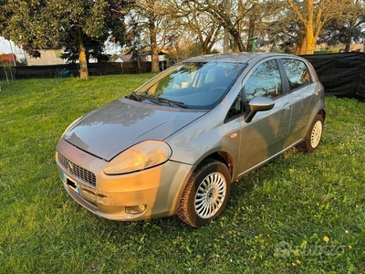 Usato 2009 Fiat Grande Punto CNG_Hybrid (1.800 €)