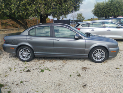 Usato 2009 Jaguar X-type 2.2 Diesel 145 CV (2.000 €)