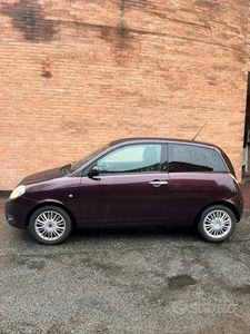 Usato 2009 Lancia Ypsilon 1.2 Benzin 60 CV (5.000 €)