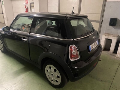 Usato 2009 Mini Cooper 1.4 Benzin 75 CV (3.600 €)