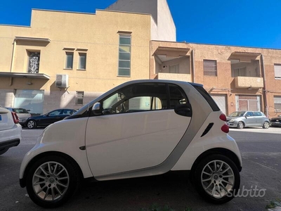 Usato 2009 Smart ForTwo Coupé 0.8 Diesel 45 CV (5.200 €)