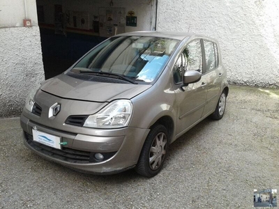 Usato 2010 Renault Modus 1.1 Benzin 75 CV (3.600 €)