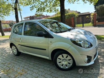 Usato 2010 Renault Twingo 1.1 Benzin 75 CV (2.999 €)